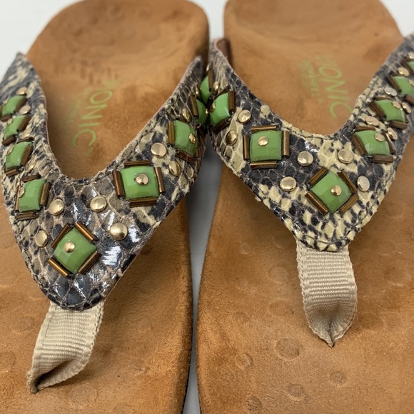 Vionic slip on sandals with Orthaheel technology animal print gold tone beaded - Picture 7 of 8